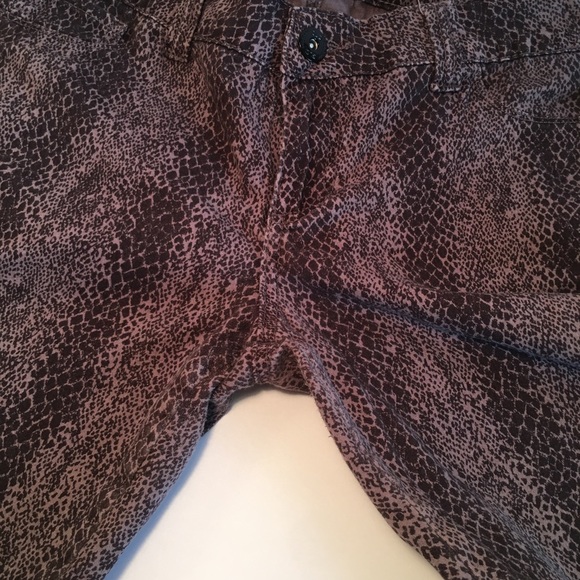 🥝 Snake Skin Pattern Denim - Picture 7 of 8